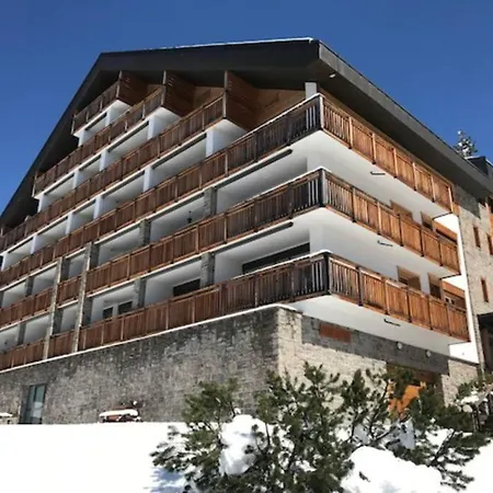 Beautiful Entirely Renovated Near The Center Alpesi faház