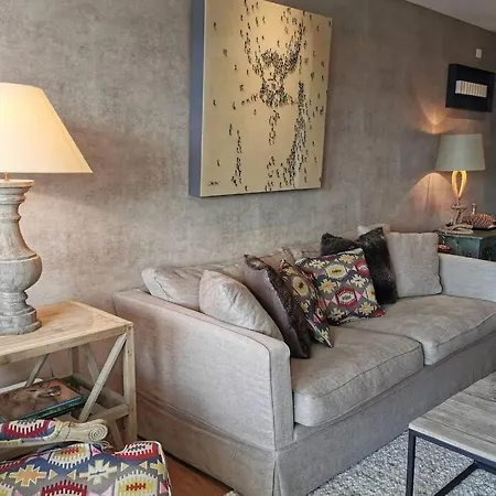 Beautiful Entirely Renovated Near The Center Alpesi faház
